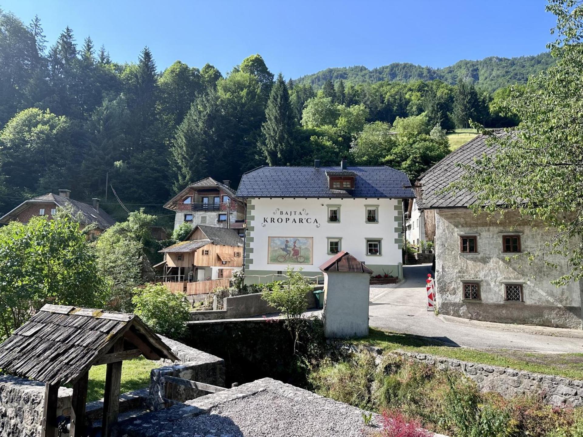 Bajta Kroparica Экстерьер фото